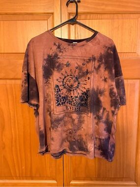 Tie-Dye Sun and Moon Graphic Tee in Brown and Black